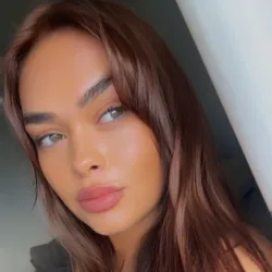 Elisa T.